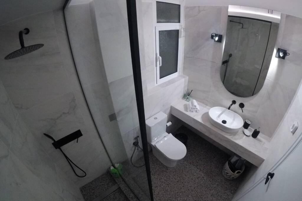 Acropolis View Huge Apartment - Centrally Located เอเธนส์ ภายนอก รูปภาพ